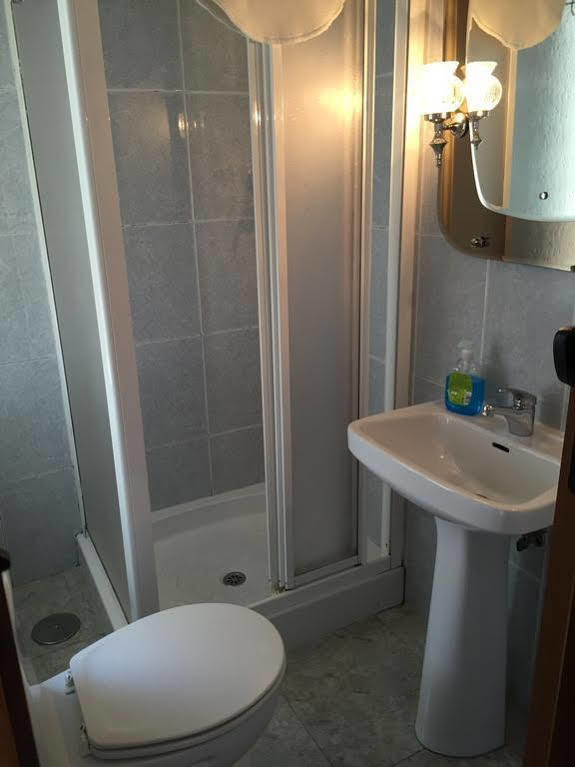 Hostal Londres 그라나다 외부 사진